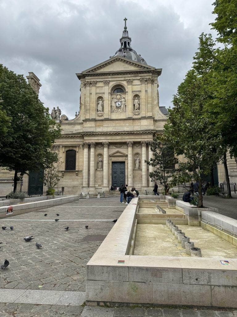 Plaza de la Sorbona y Capilla de Santa Úrsula