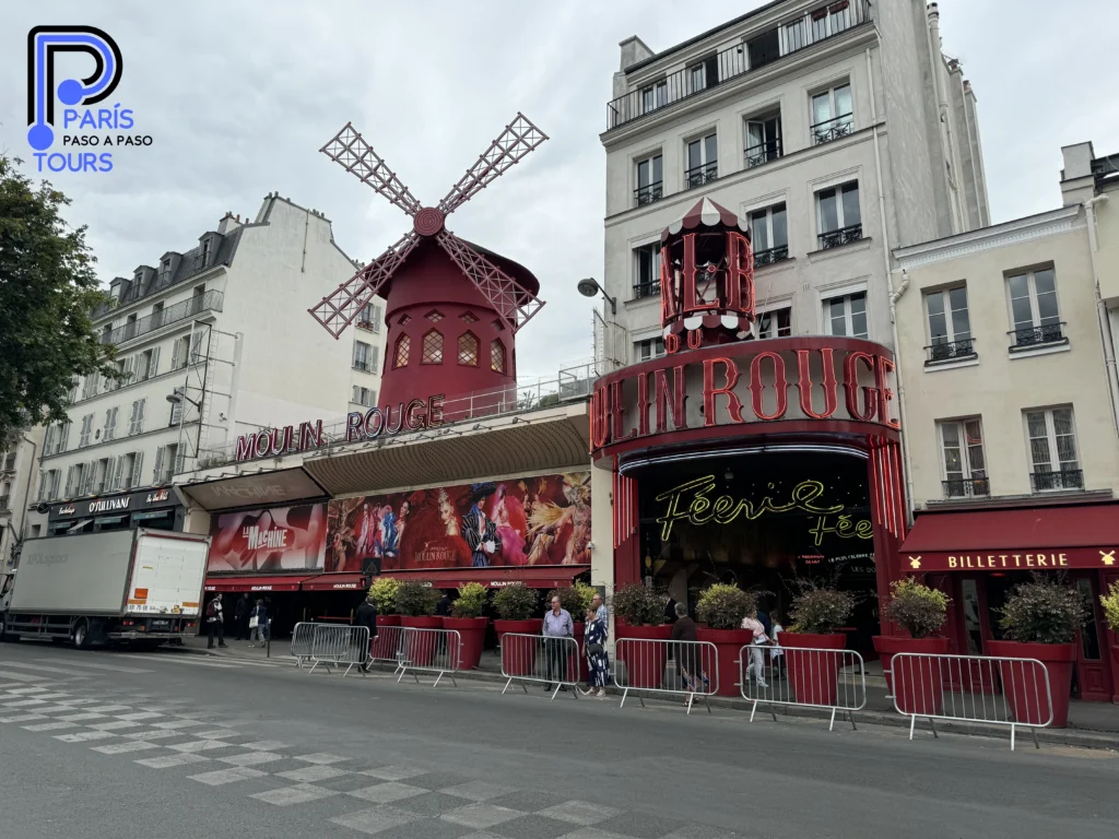 Cabaret Moulin Rouge en París 