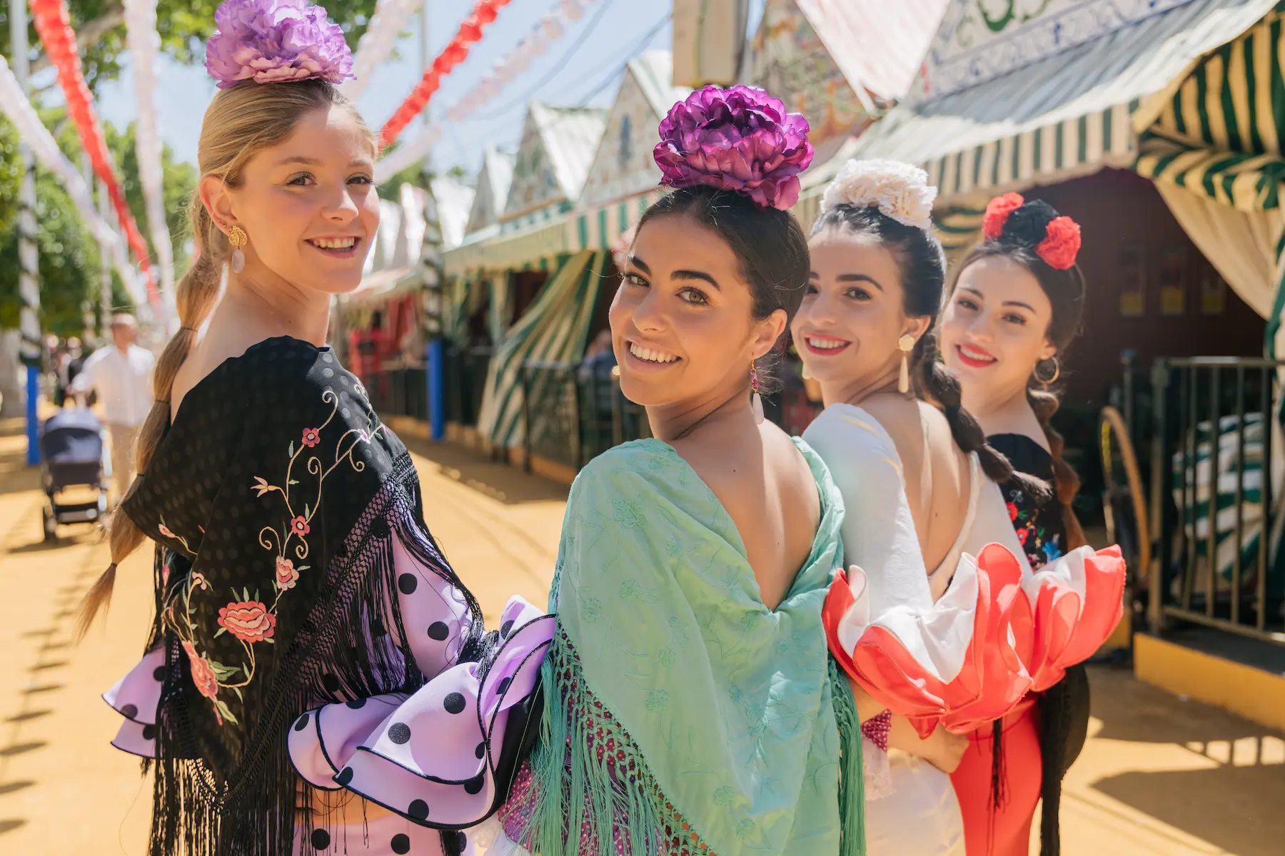 Grupo de flamencas en la Feria de Málaga