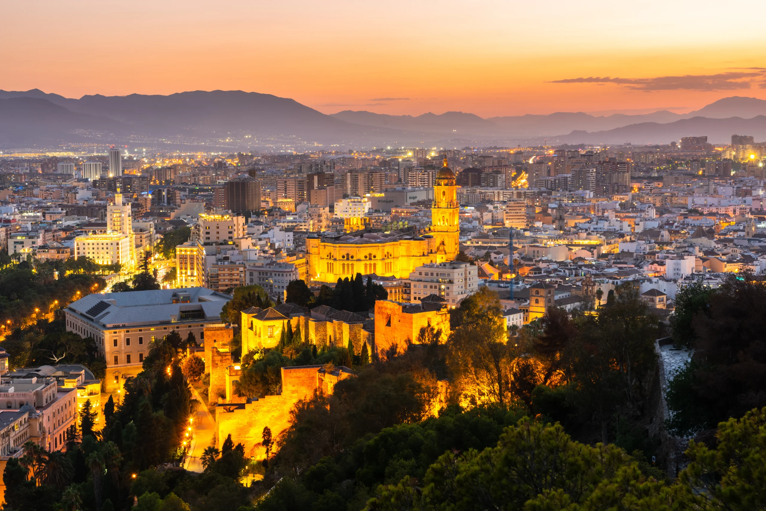 Horizonte de Málaga al atardecer